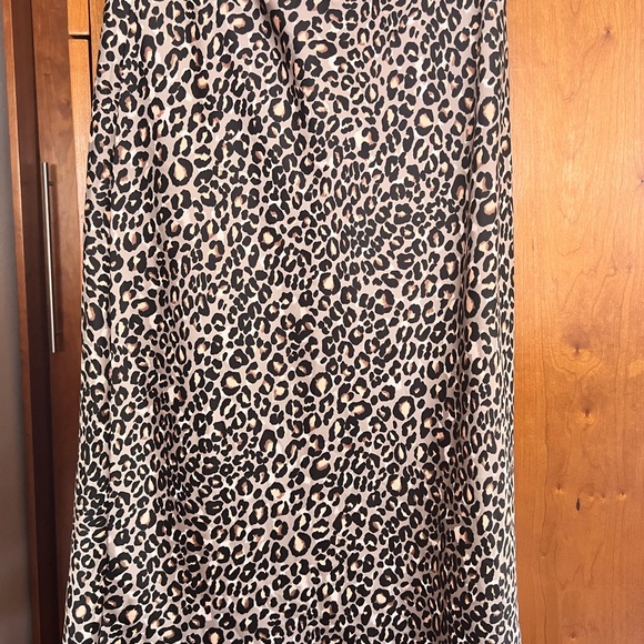 Beautiful skirt from Victoria secret excellent condition - Picture 3 of 7